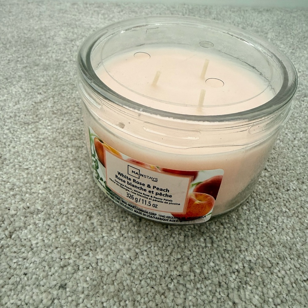 Mainstays White Rose & Peach Scented Candle